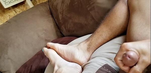  Lvory White - Femboy With Beautiful Feet Wants To Get You Off